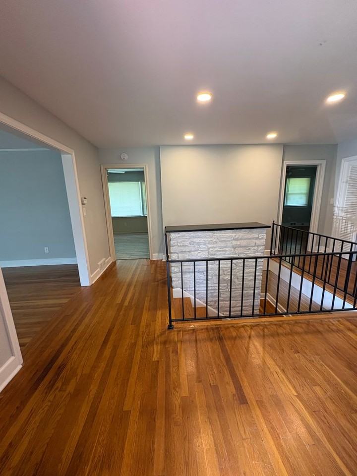 3224 Robinhood Rd - Photo 3 of 14