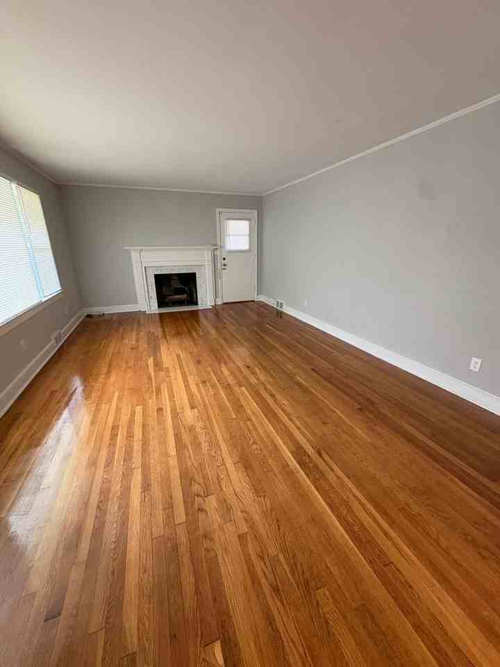3224 Robinhood Rd - Photo 4 of 14