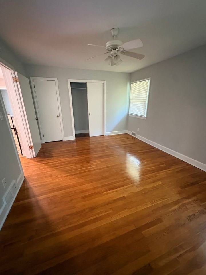 3224 Robinhood Rd - Photo 7 of 14