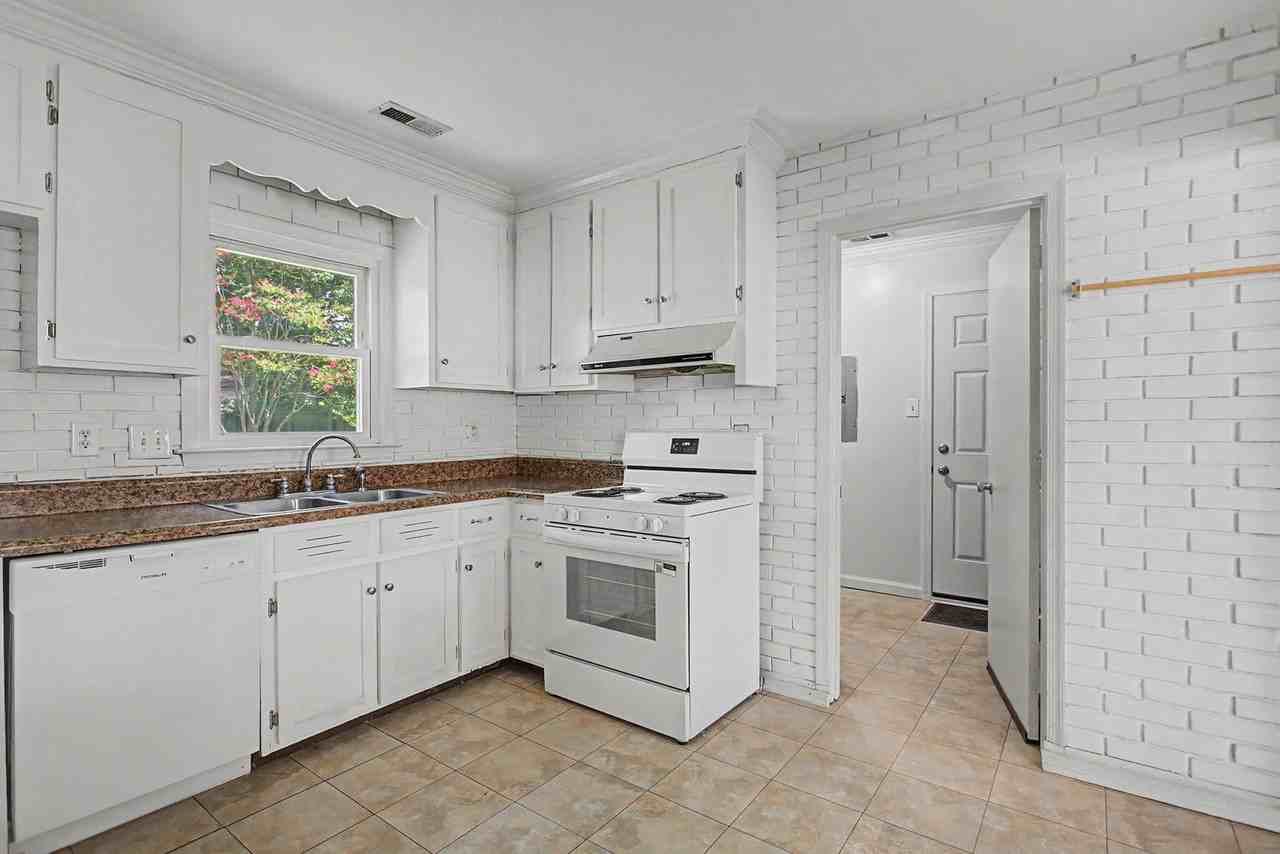 4024 Campbell Rd - Photo 5 of 12