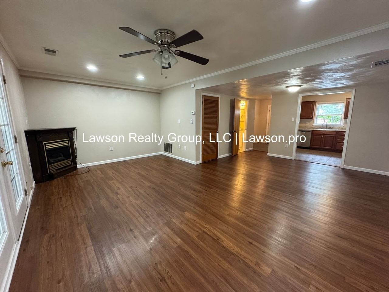 107 Oxford Sq - Photo 6 of 23