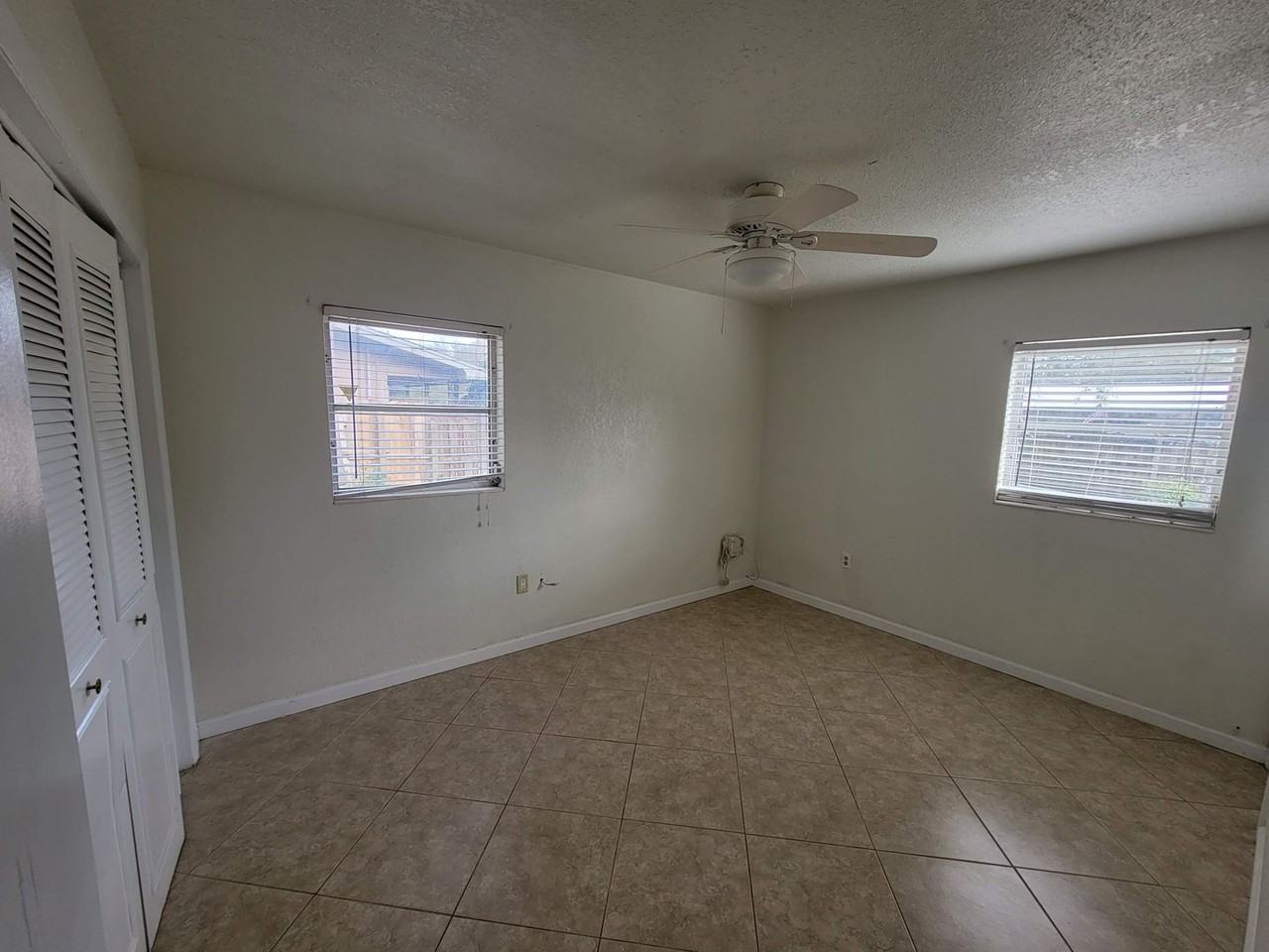 2425 W Central Ave - Photo 6 of 11