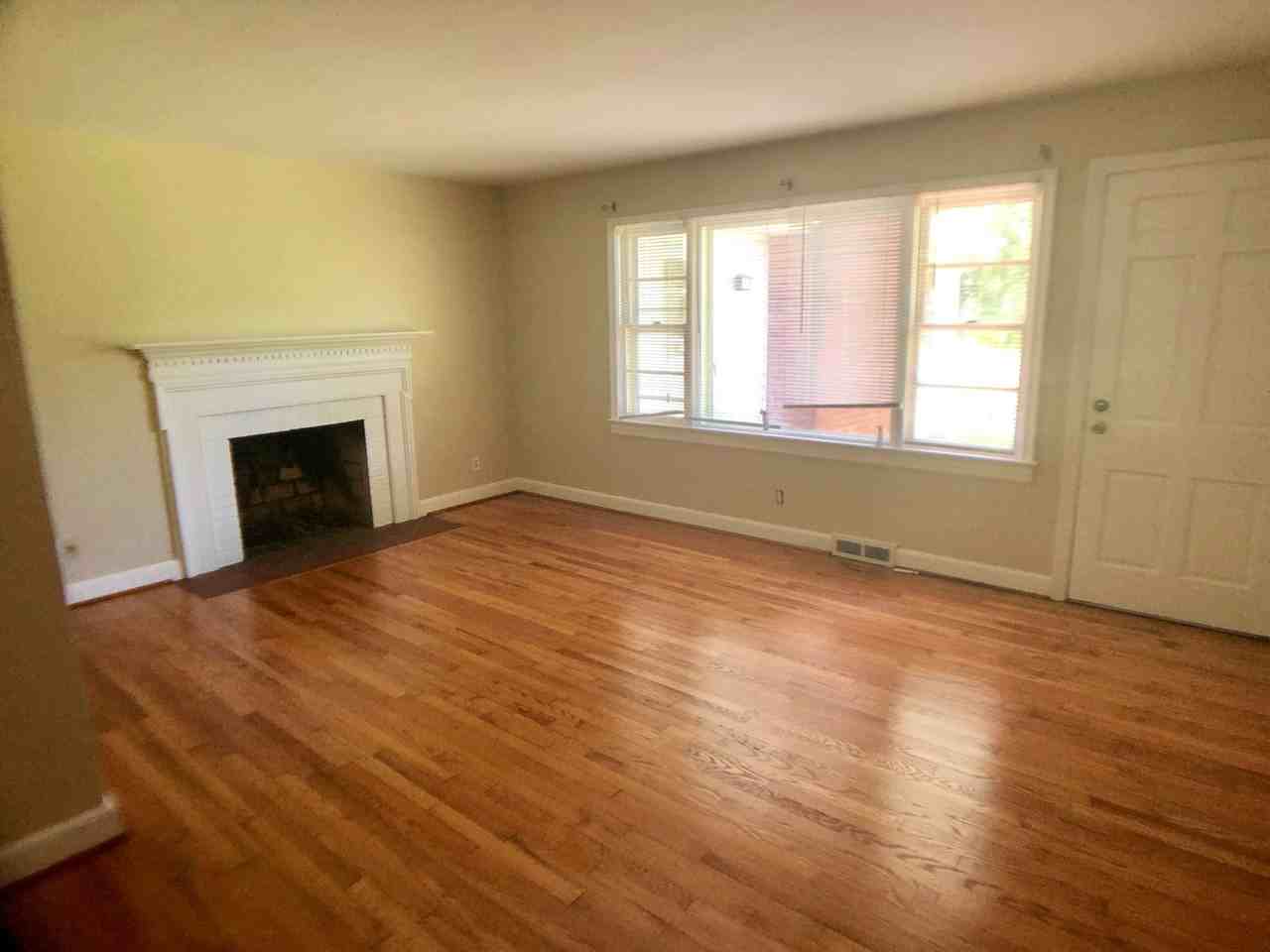 3808 Parkwood Dr - Photo 4 of 13