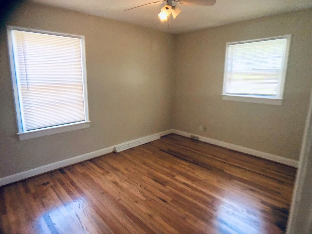 3808 Parkwood Dr - Photo 6 of 13