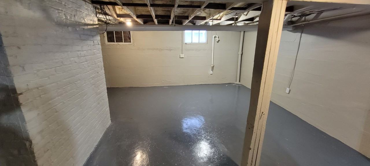 2115 E 5th St - Photo 7 of 50