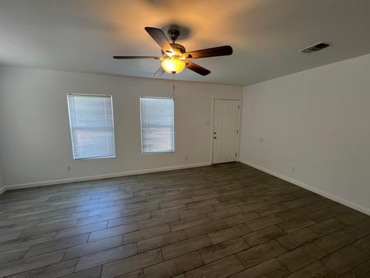 302 Kenmar Dr - Photo 2 of 9