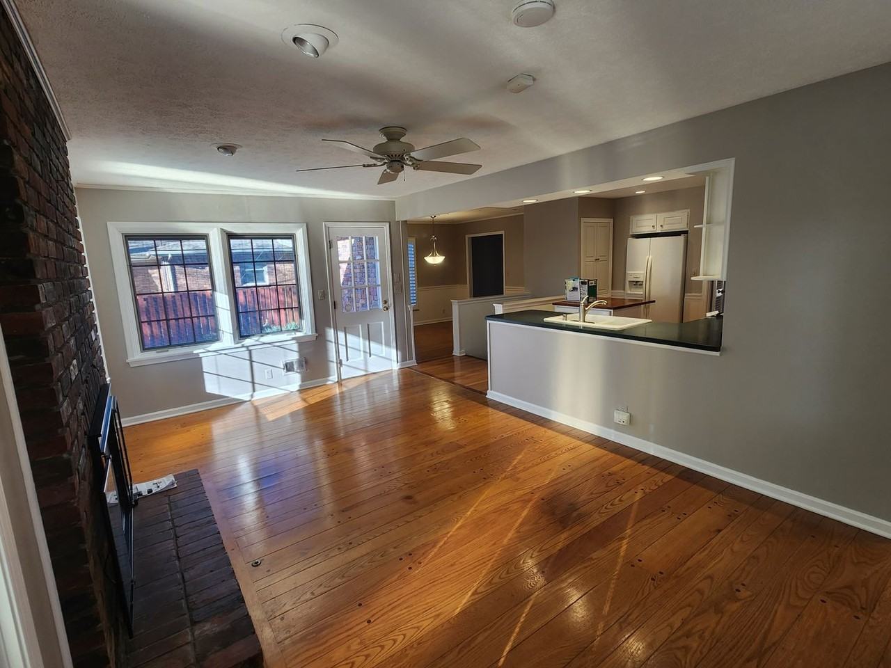 2428 Merriwood Dr - Photo 3 of 9
