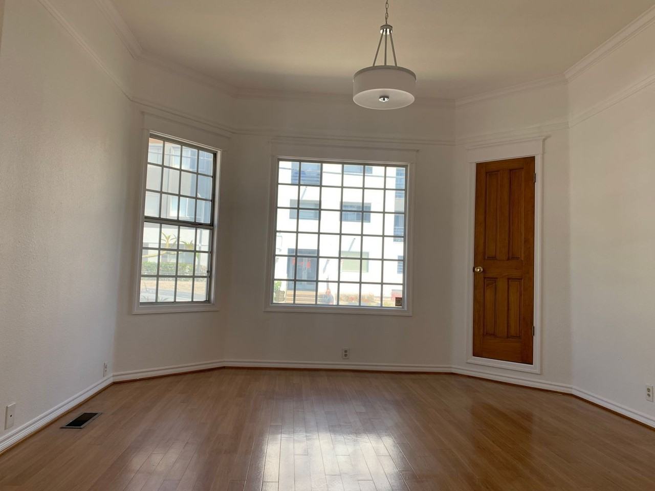 627 N Hill Pl - Photo 6 of 24