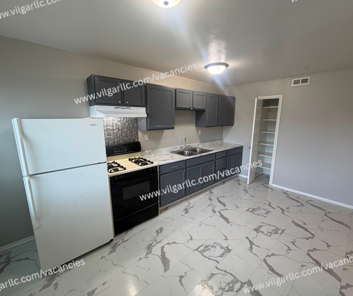 5060 Georgia St - Photo 3 of 18