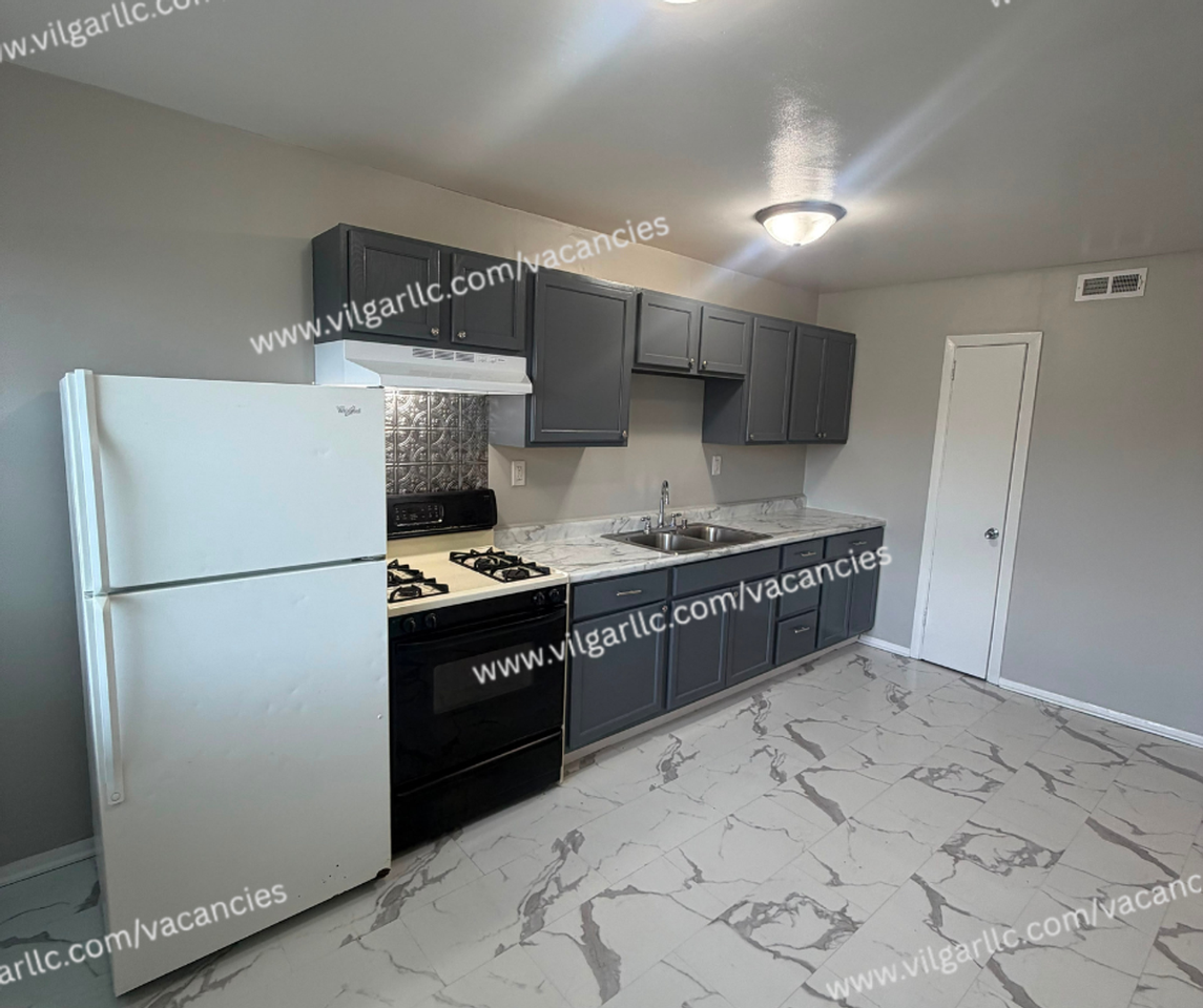 5060 Georgia St - Photo 6 of 18
