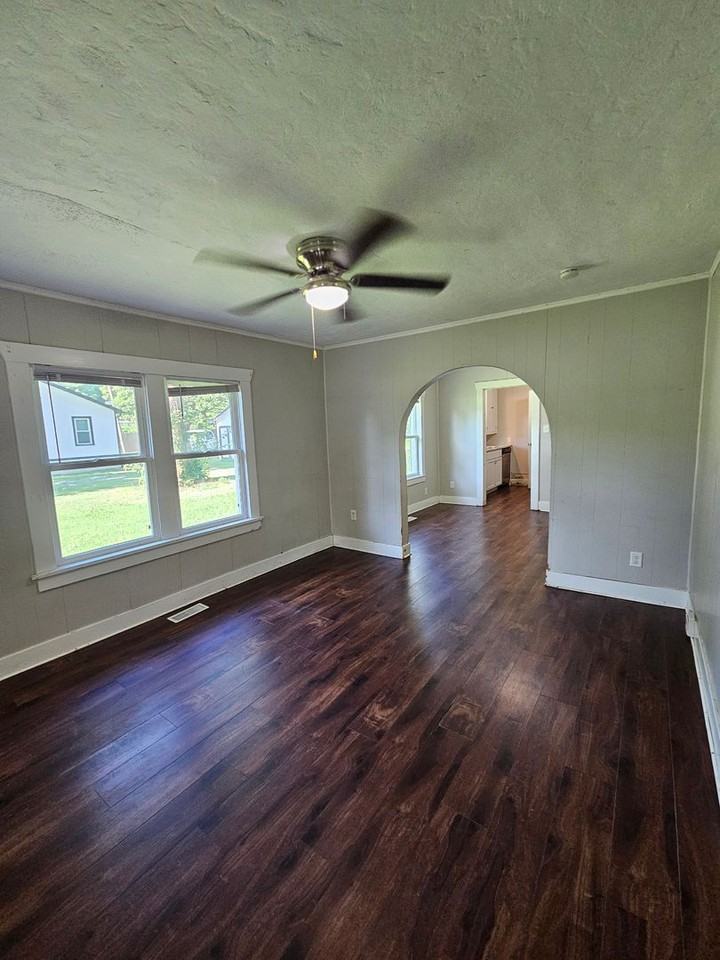 2503 N Delaware Ave - Photo 3 of 50