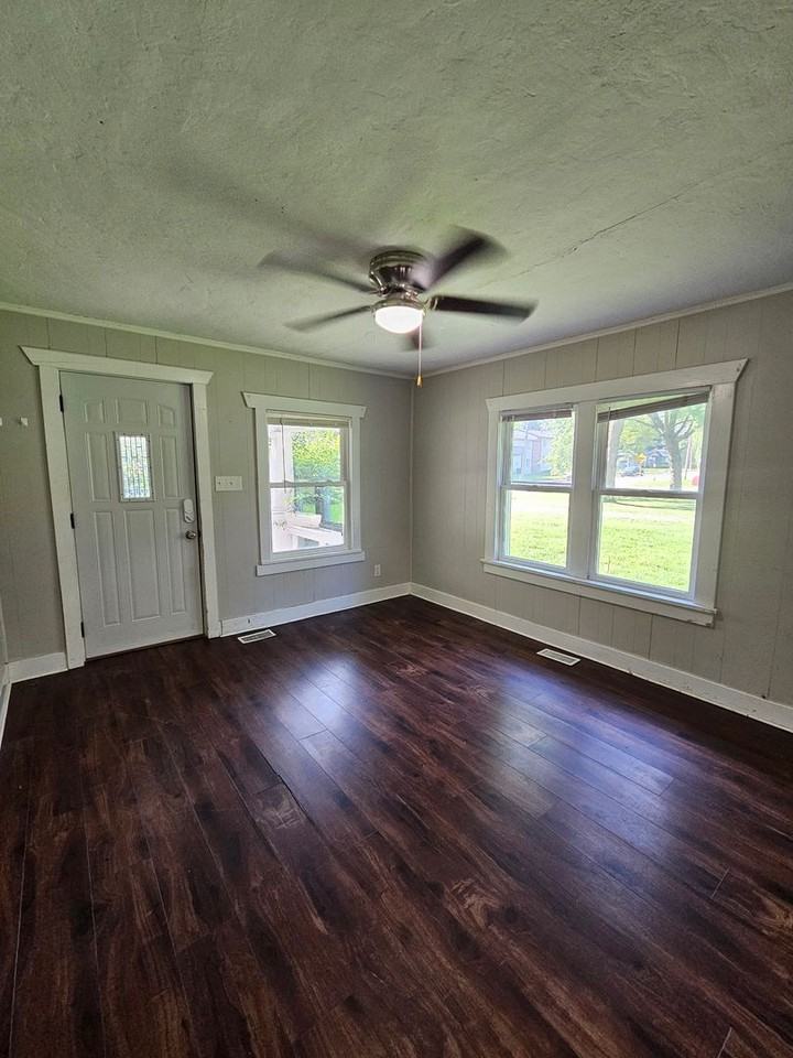 2503 N Delaware Ave - Photo 4 of 50