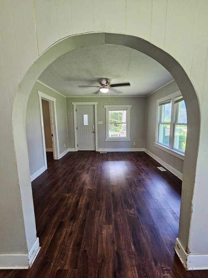 2503 N Delaware Ave - Photo 7 of 50