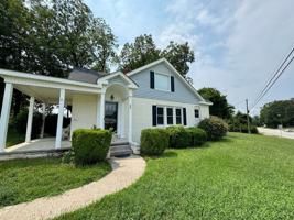 featured image of 901 W Danville St