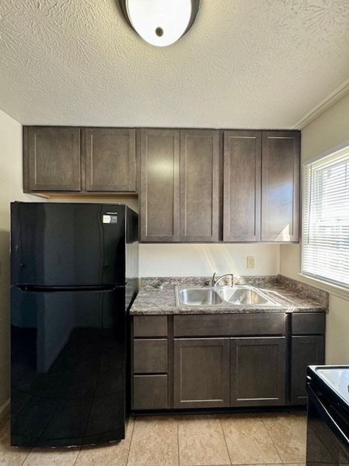 412 Bruce St #9 - Photo 2 of 8