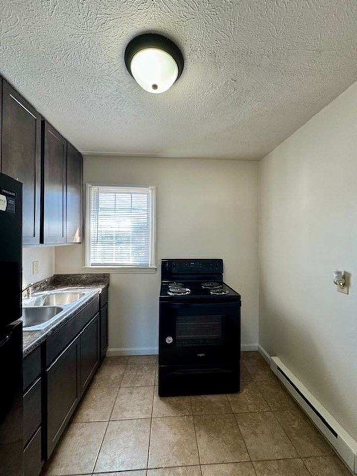 412 Bruce St #9 - Photo 3 of 8