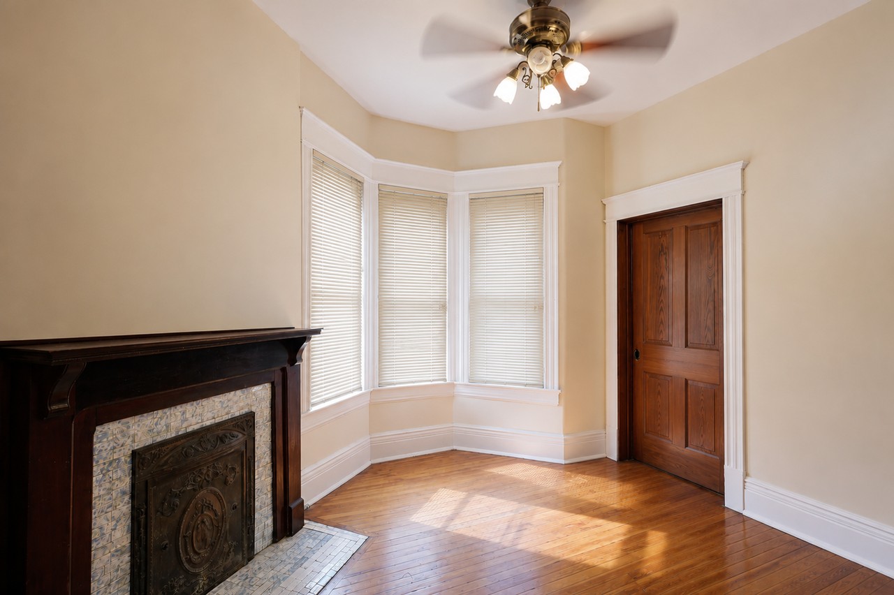 2063 Sherwood Ave - Photo 3 of 23