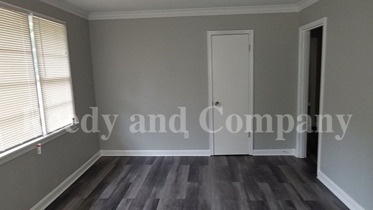 893 Linwood Rd - Photo 3 of 22