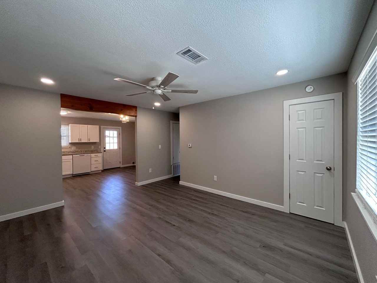 618 N 6th St - Photo 4 of 17
