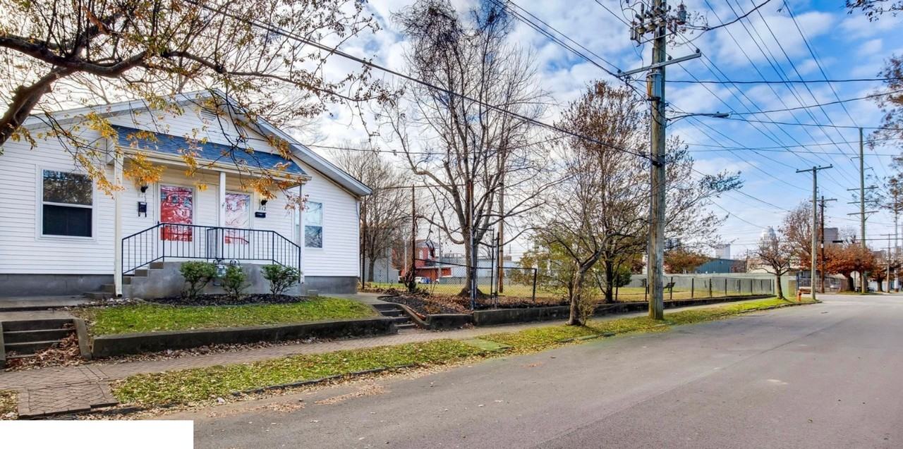 814 Franklin St - Photo 2 of 20