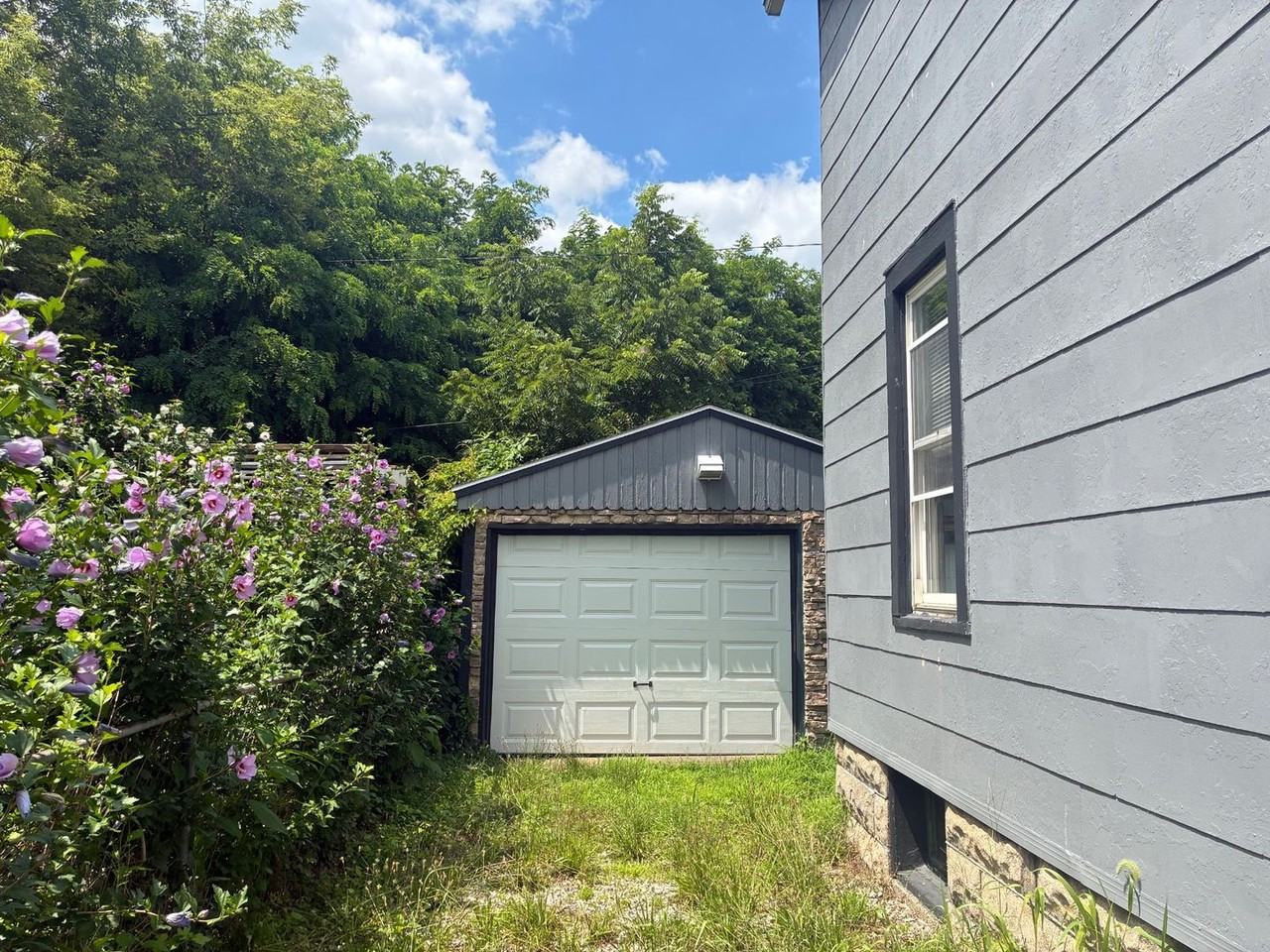 118 Floral Ct - Photo 3 of 32