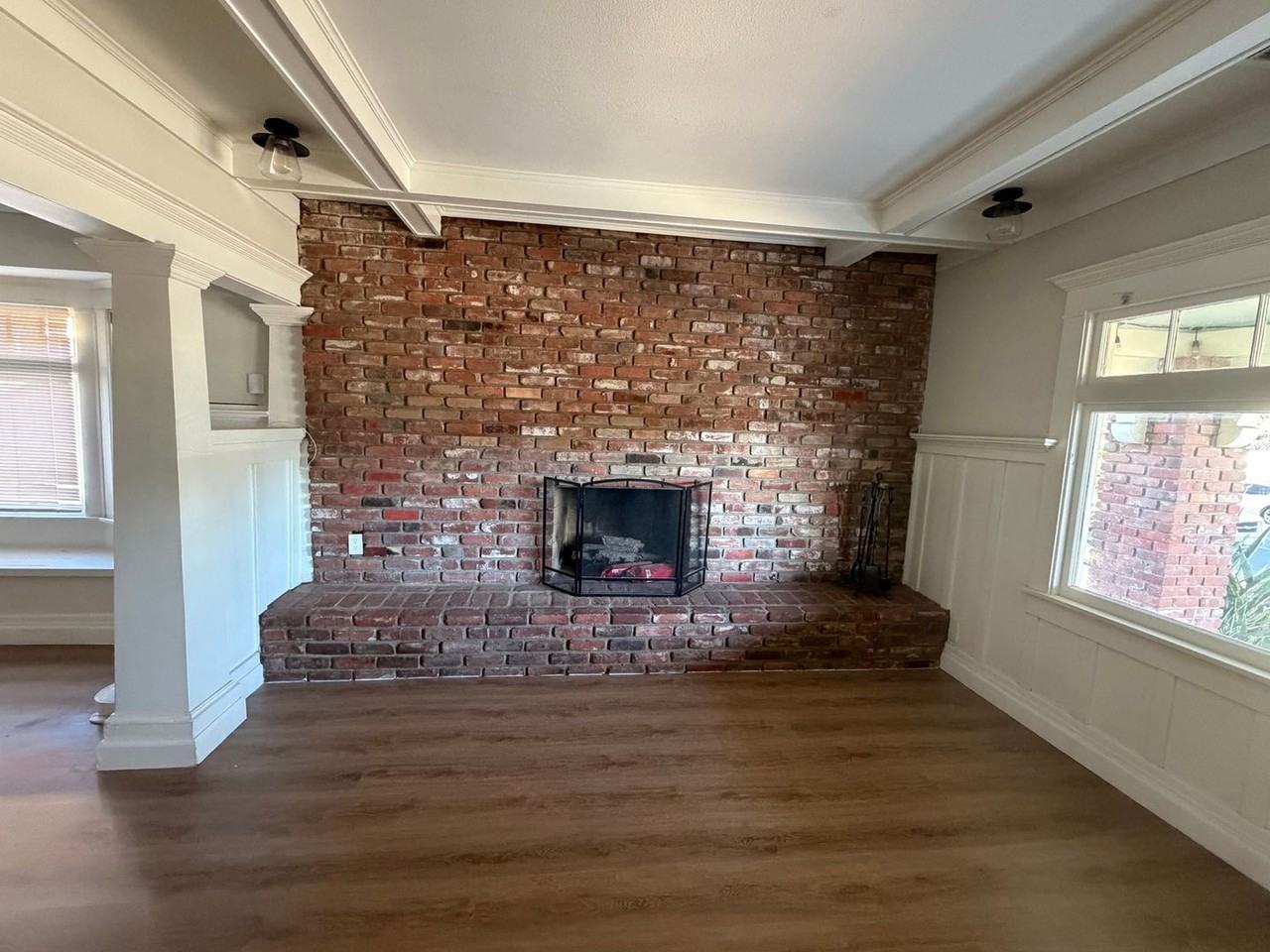 2181 W 29th St - Photo 2 of 23