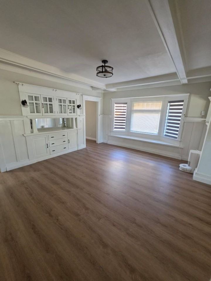 2181 W 29th St - Photo 4 of 23