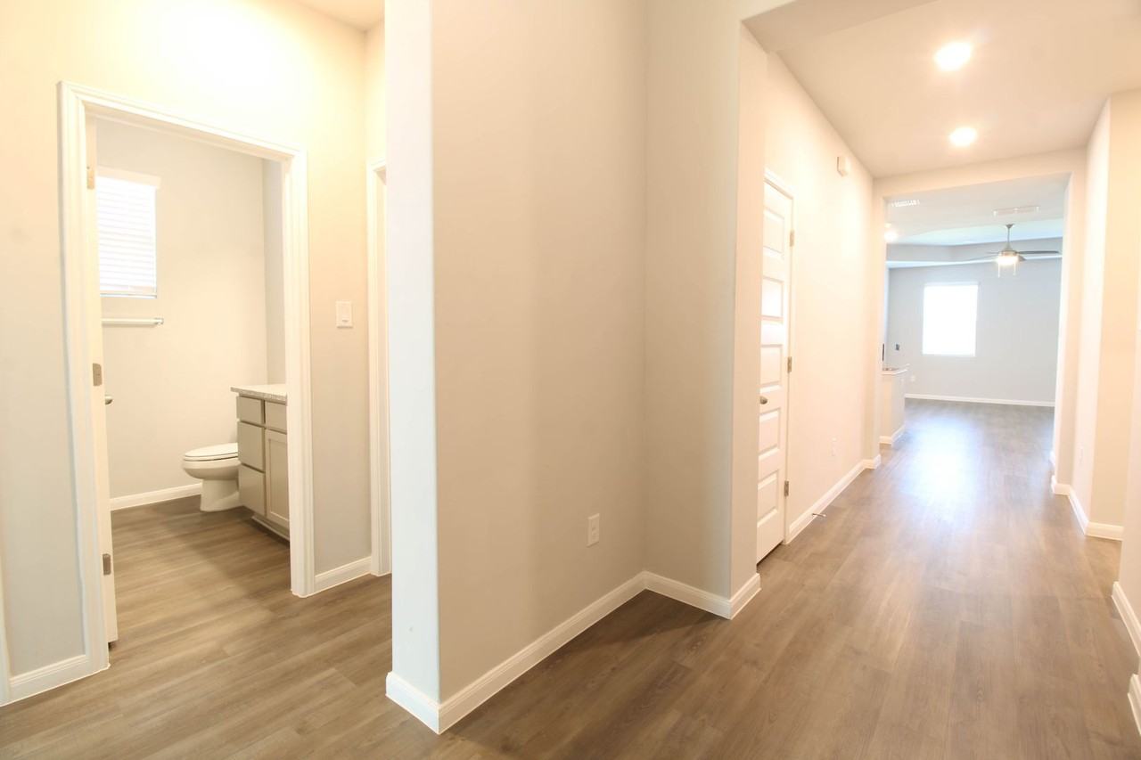 3713 Tripps Pl - Photo 3 of 44