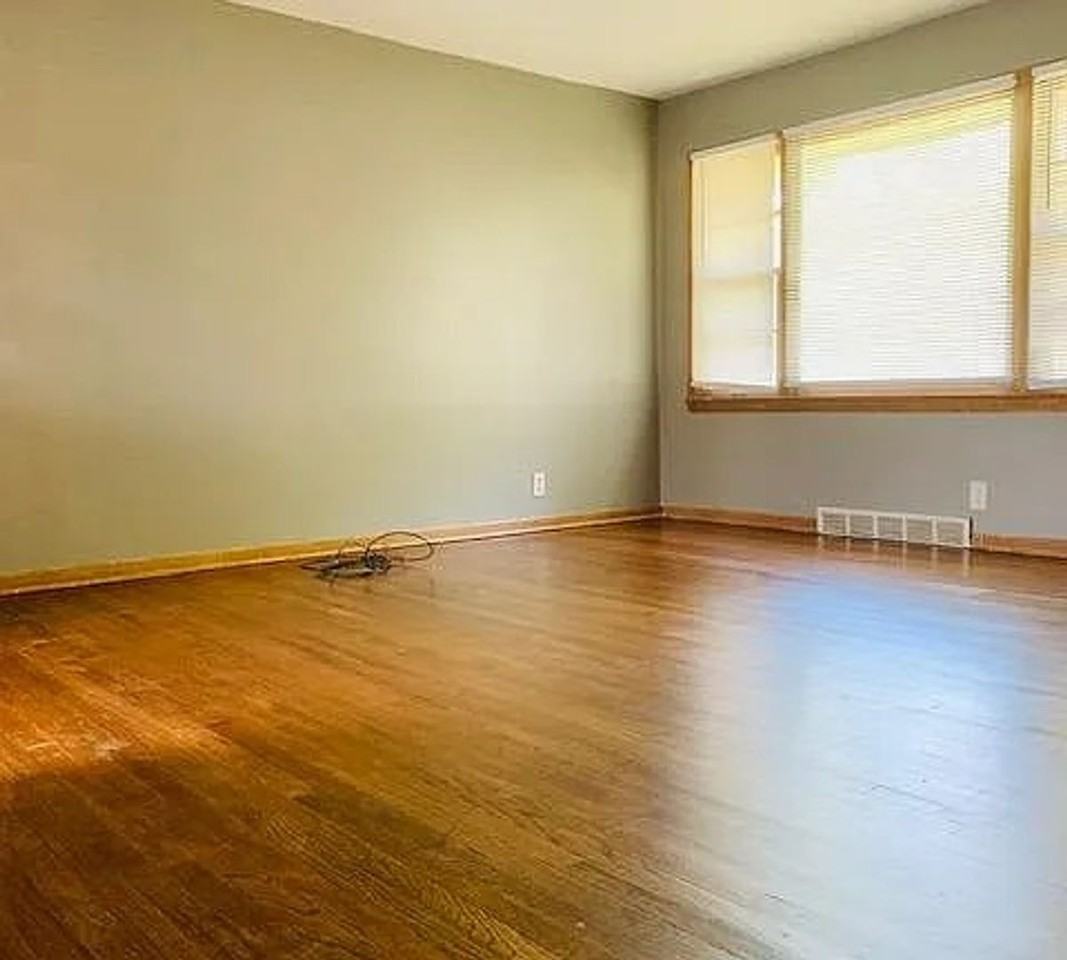 6205 Ogden St - Photo 3 of 11