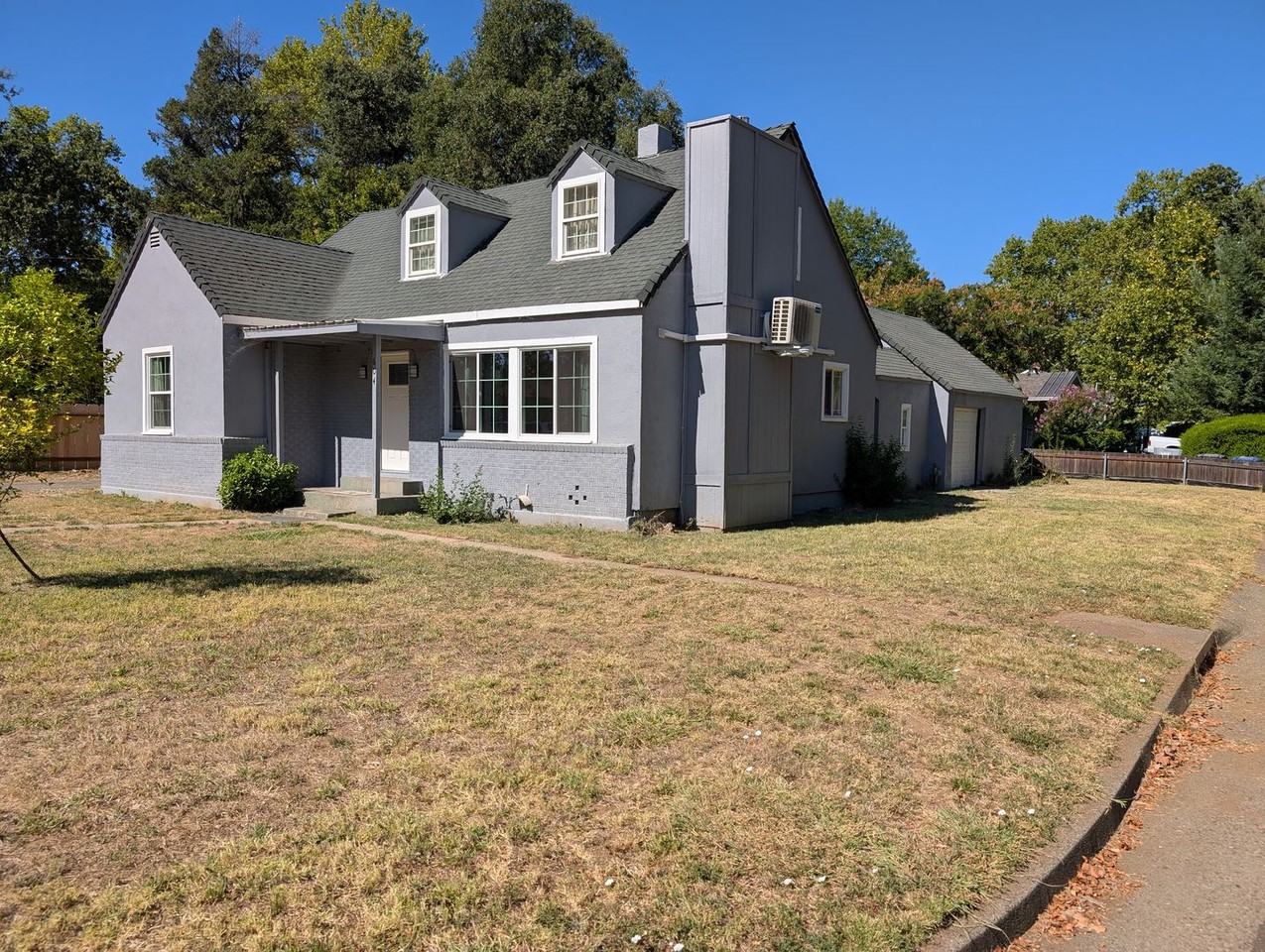 604 Loma St - Photo 3 of 24