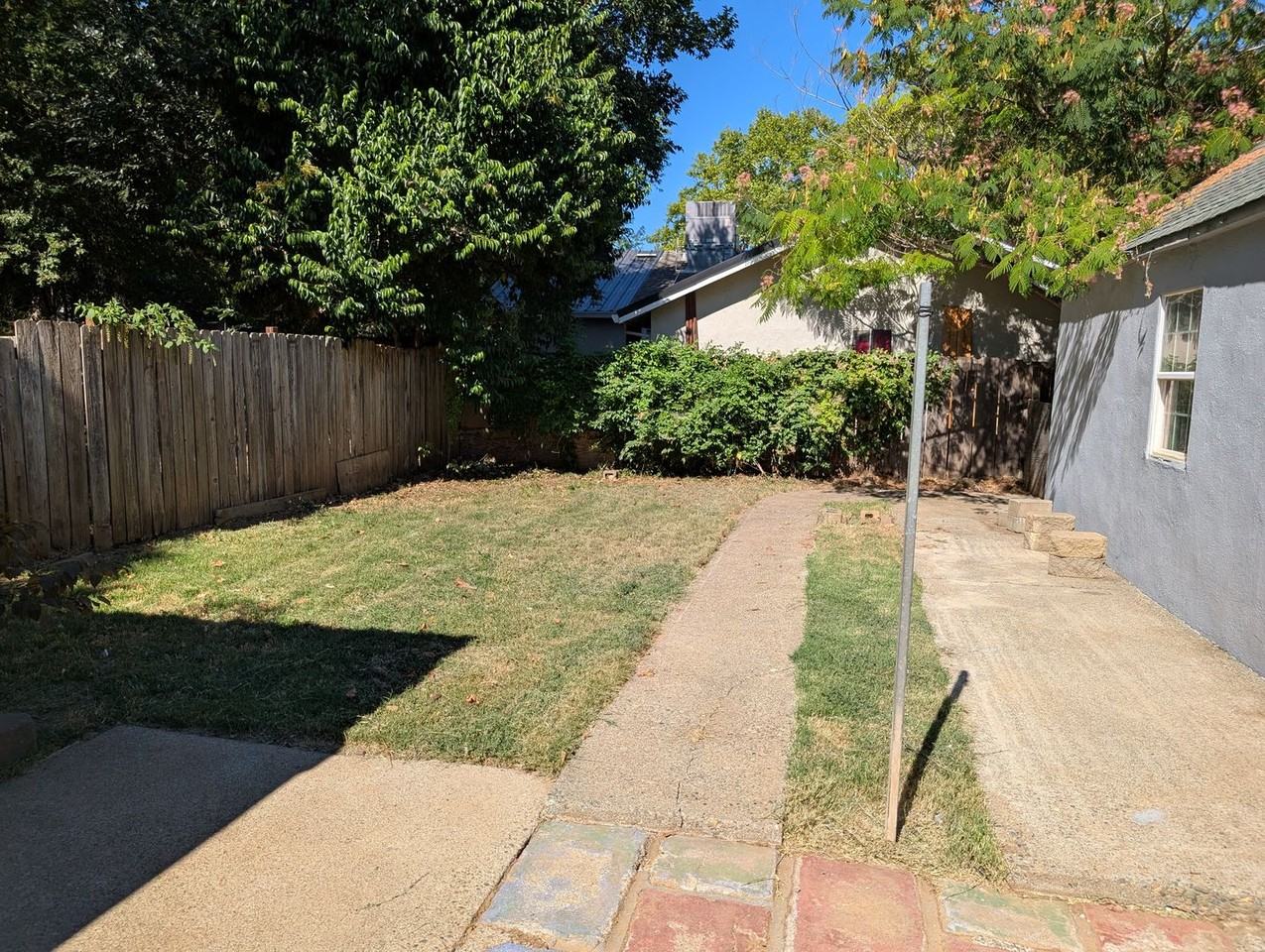 604 Loma St - Photo 4 of 24