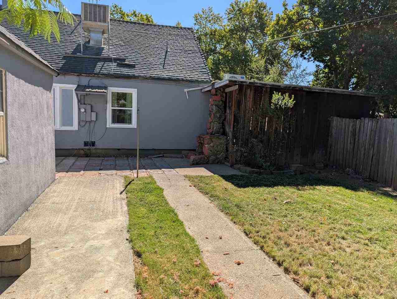 604 Loma St - Photo 5 of 24