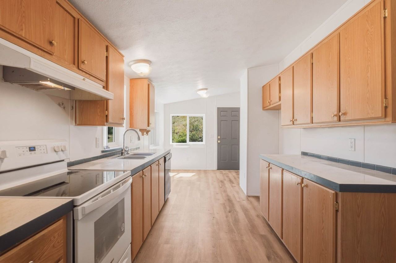 9192 Olalla Canyon Rd - Photo 6 of 14
