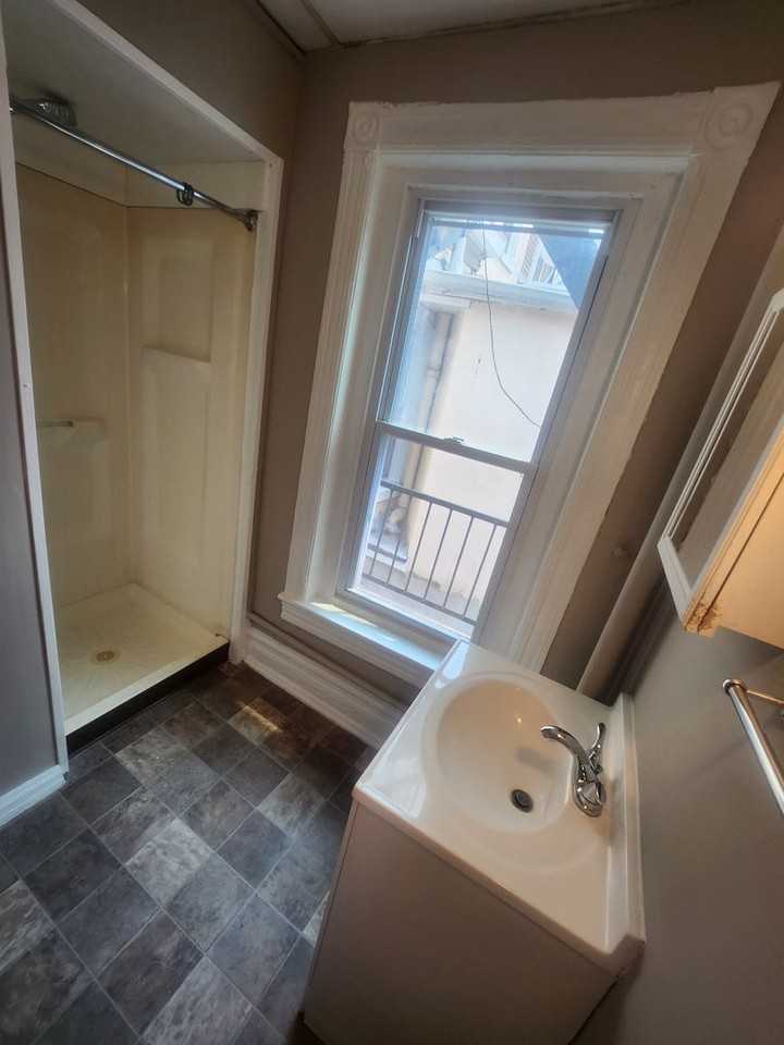 448 W Turner St - Photo 5 of 16