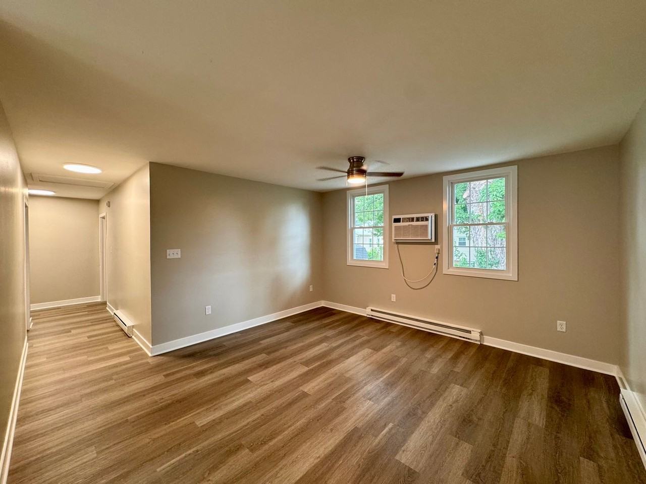 337A Maple Ln - Photo 3 of 10