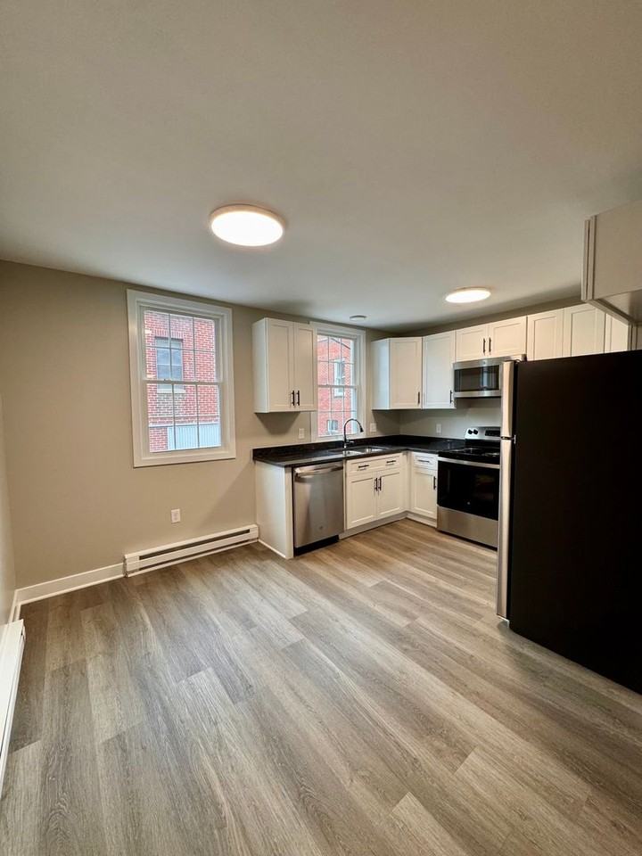 337A Maple Ln - Photo 5 of 10