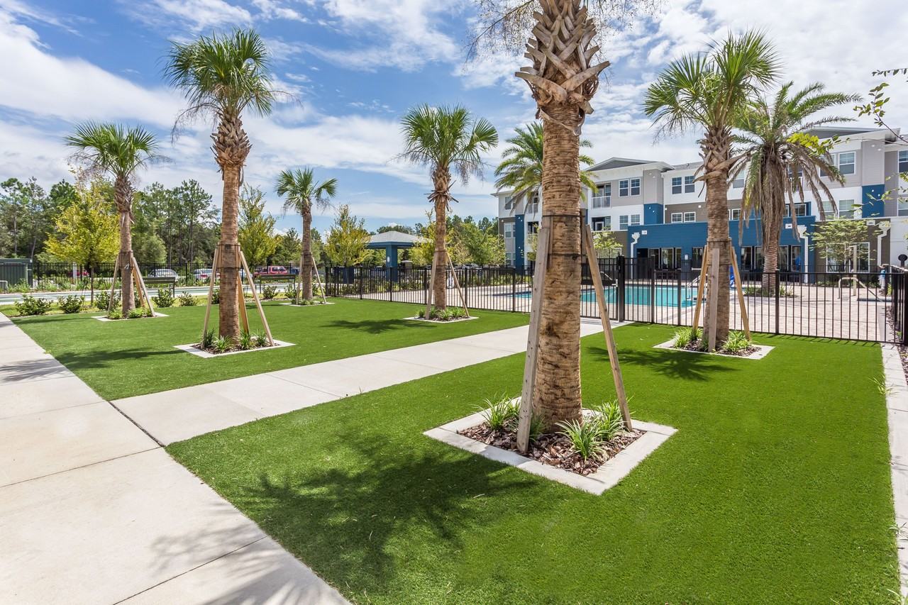 Valencia Grove II - Photo 2 of 20