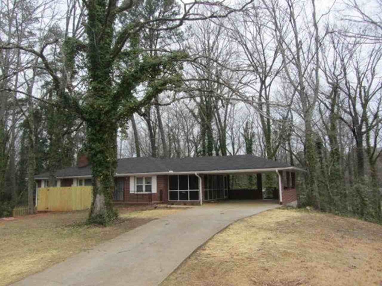 2059 Honeysuckle Ln Sw #B - Photo 2 of 12