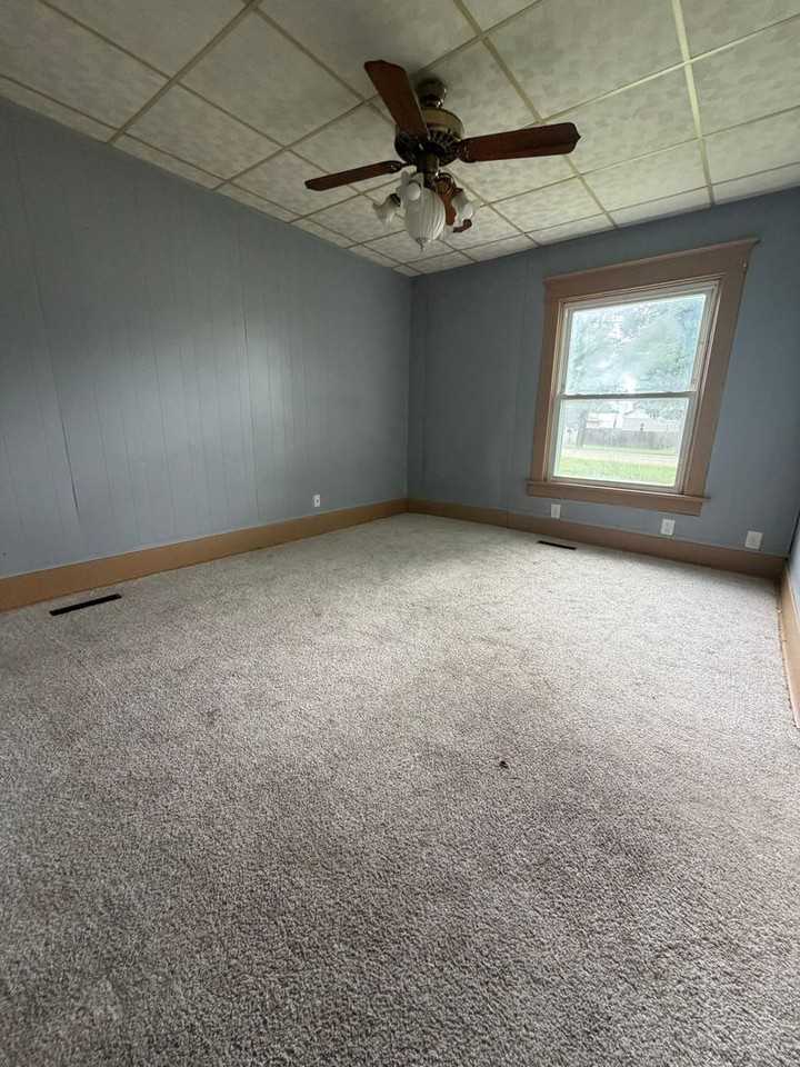 456 S Walnut St - Photo 4 of 8