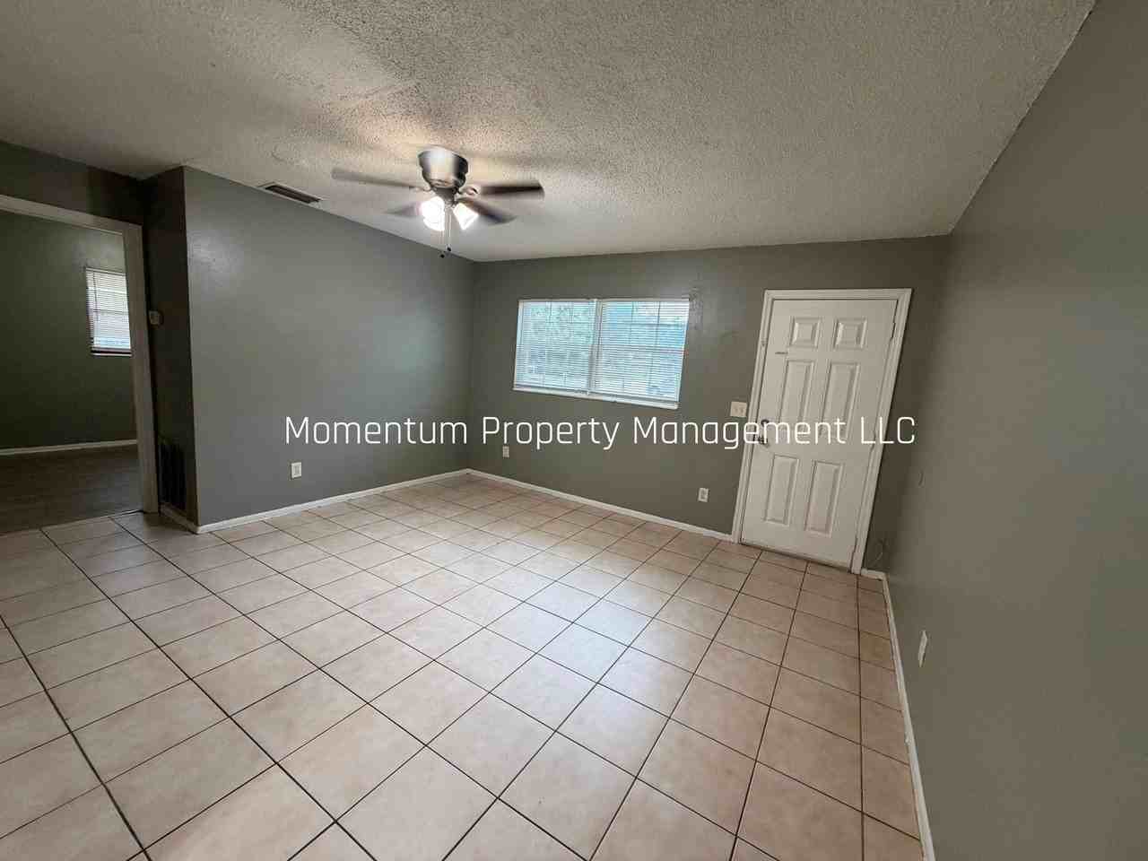 10401 N 11th St - Photo 2 of 8