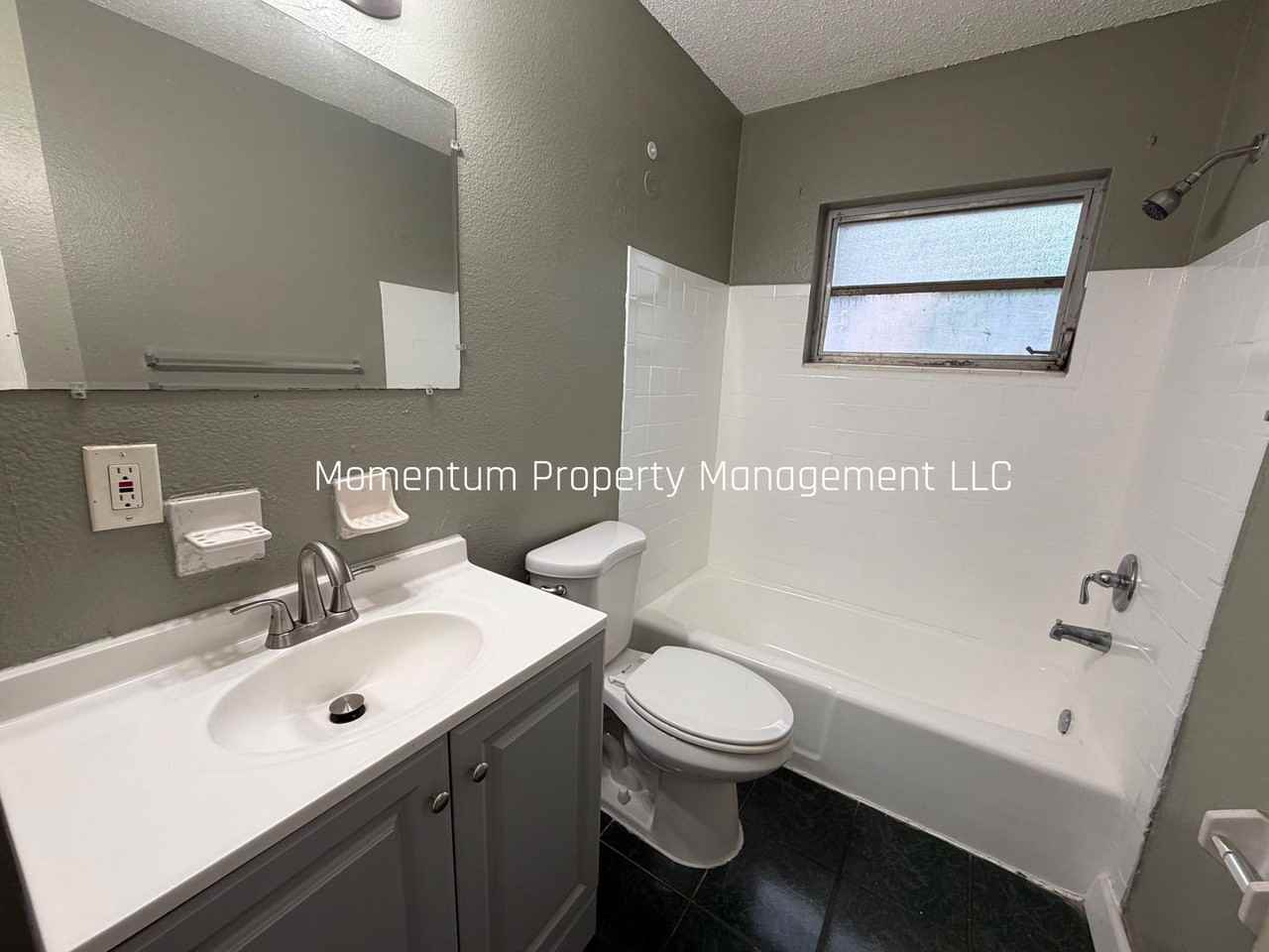 10401 N 11th St - Photo 5 of 8