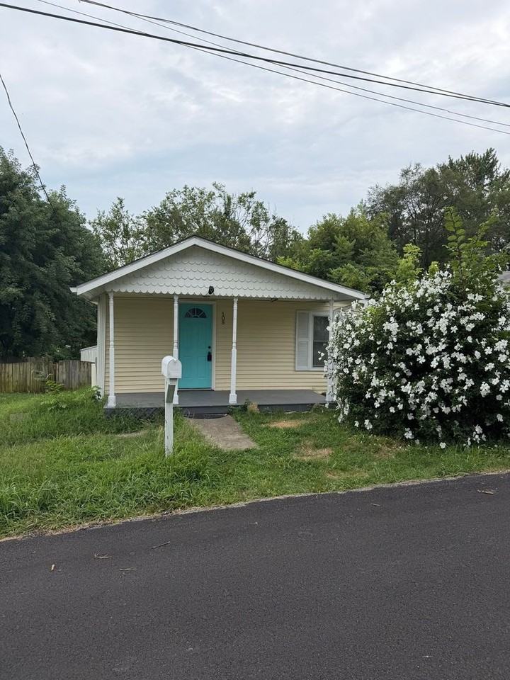 108 Greenwood Ave - Photo 2 of 23