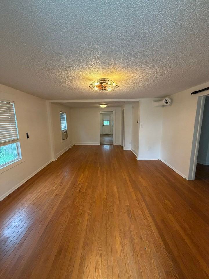 108 Greenwood Ave - Photo 4 of 23