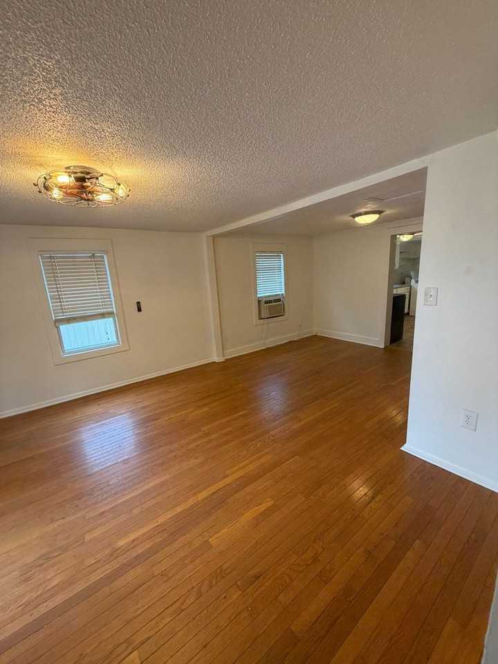 108 Greenwood Ave - Photo 5 of 23