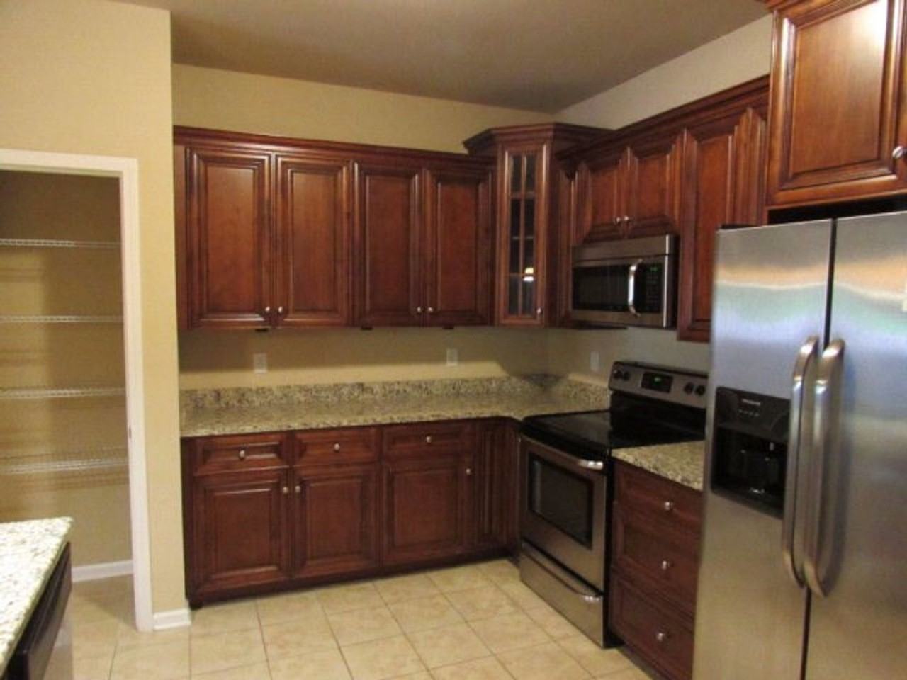 505 Scenic Dr - Photo 2 of 3