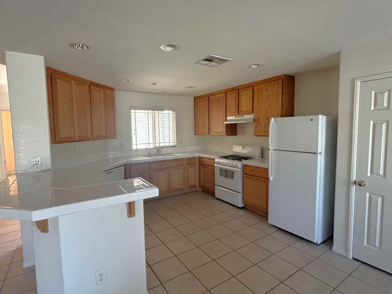6278 Beth Page Dr - Photo 3 of 36