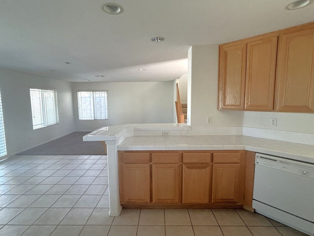 6278 Beth Page Dr - Photo 5 of 36