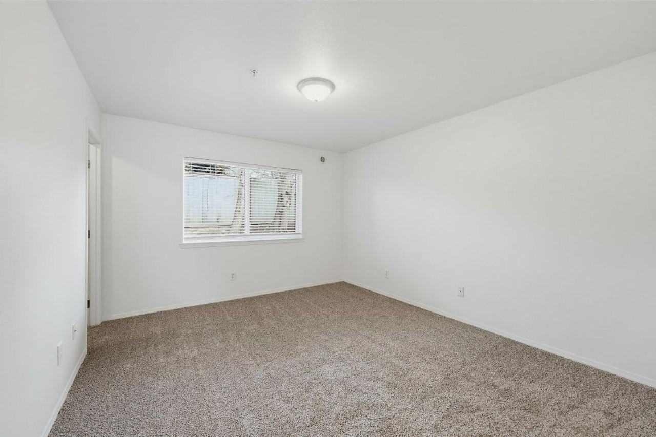 10307 140th Street Ct E #A9 - Photo 7 of 34