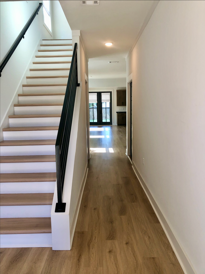 1215 E Lloyd St - Photo 7 of 13