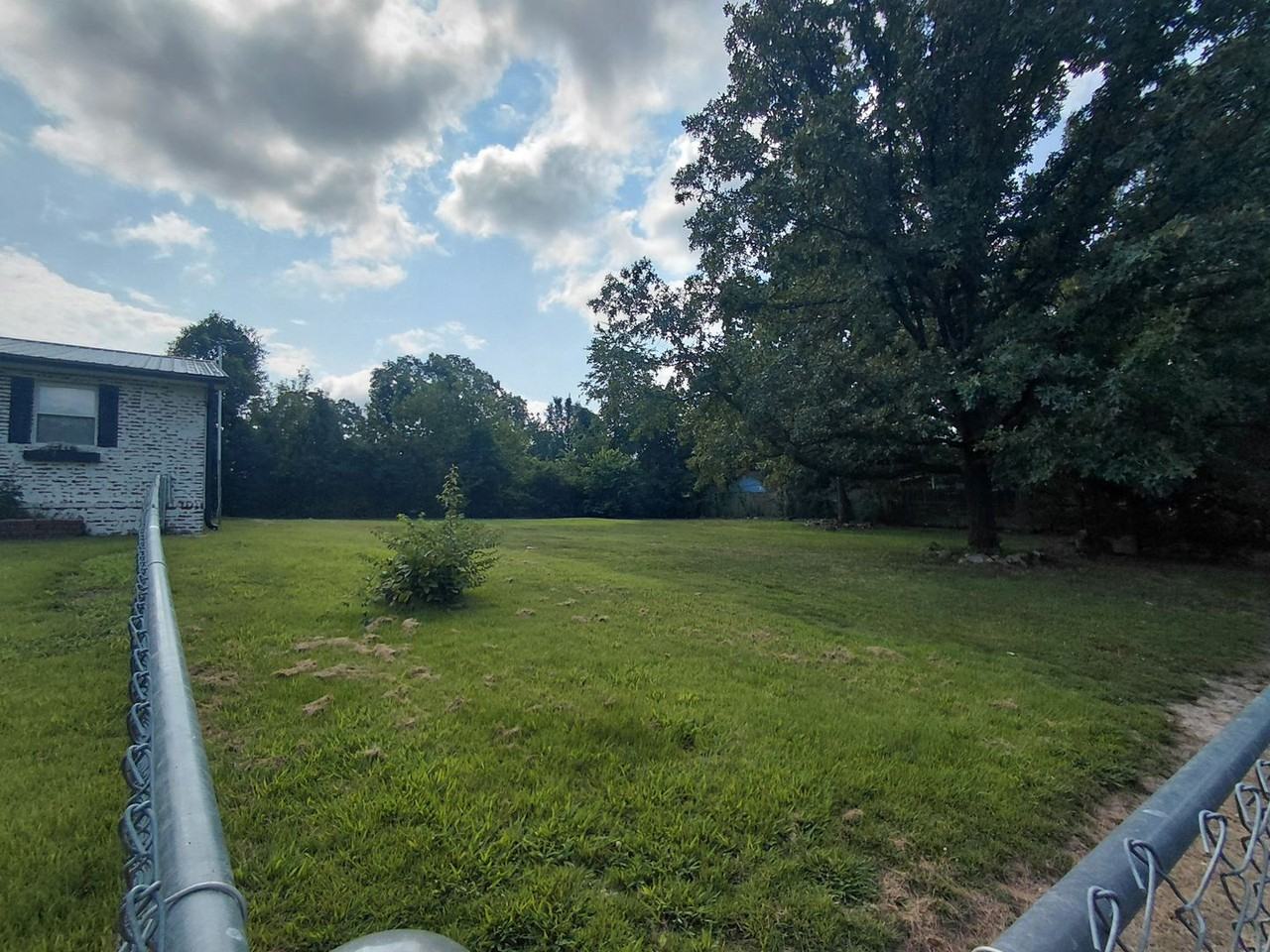 14490 Hilltop Rd - Photo 4 of 29